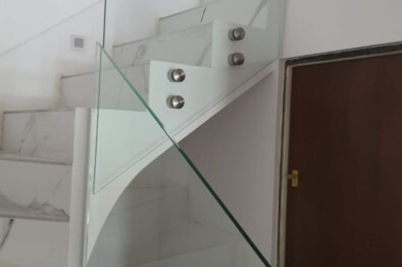 Balustrada szklana na wymiar – realizacja GAMI nr 1215